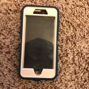 A IPhone 7/8 otter box case